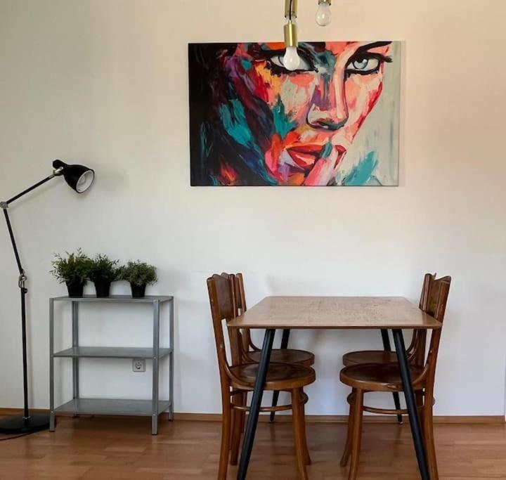 Cozy City Center Apartment Graz Exterior photo